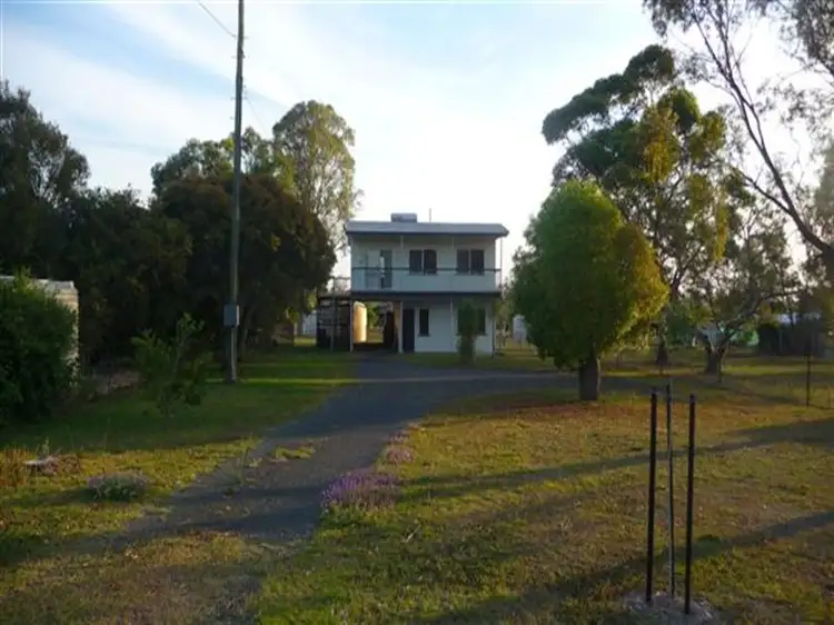 10 Peters St, Goombungee QLD