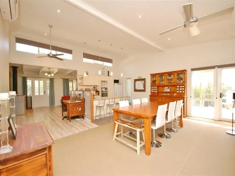 6 Connors Flat Rd, Wandin North VIC