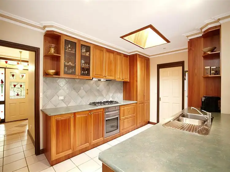 5 Wyperfeld Ave, Taylors Lakes VIC