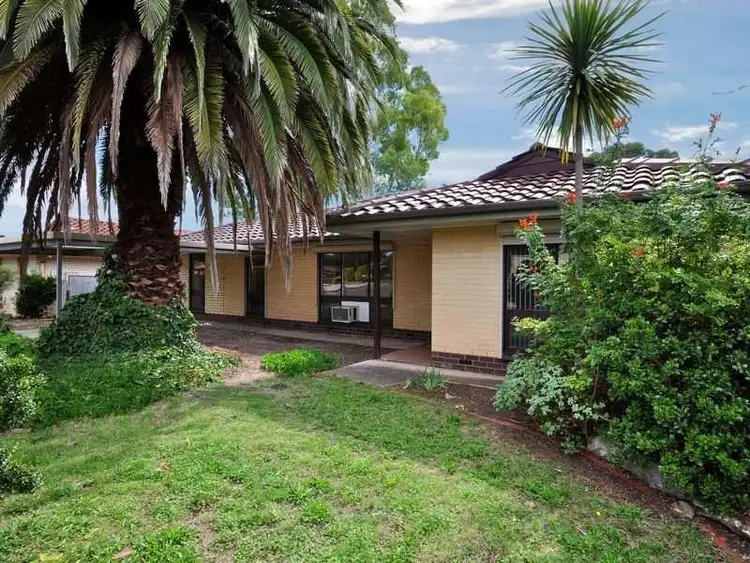 16 Jennifer Dr, Happy Valley SA