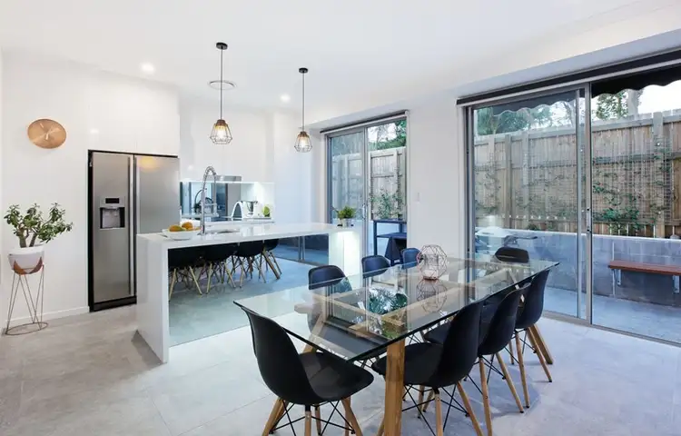 Fifth view of Homely house listing, 2/231 Benowa Road, Benowa QLD 4217
