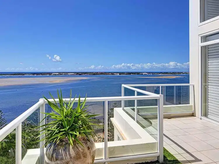 1002/212 Marine Pde, Labrador QLD