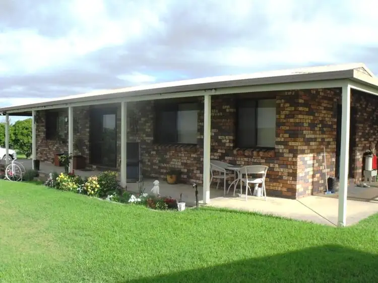 92 Muir Dr, Nanango QLD