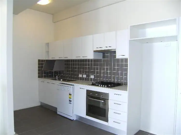 101/111 LINDFIELD Rd, Helensvale QLD