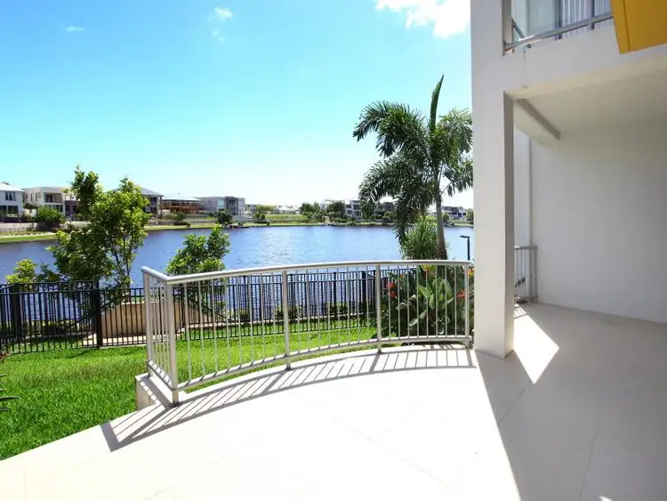 3/5021 Emerald Island Dr, Carrara QLD