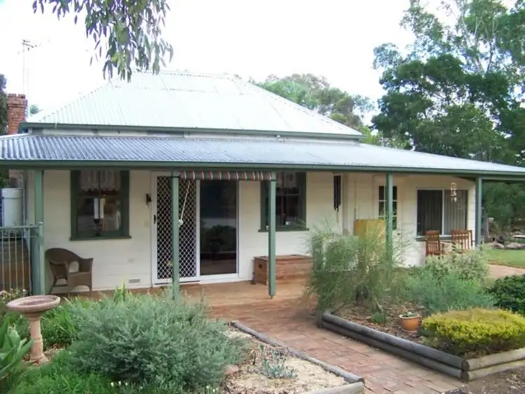 "Peppertree" Hillview Lane, Eugowra NSW
