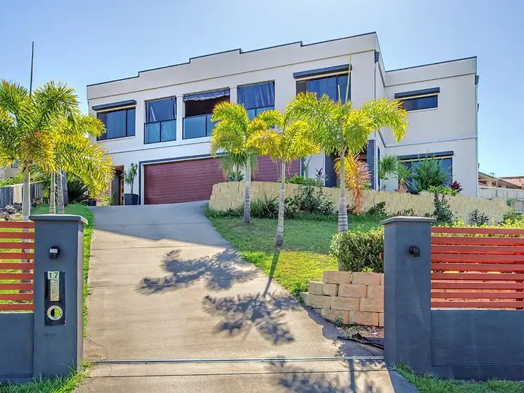17 Heatons Cres, Pacific Pines QLD