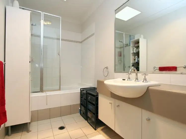 Seventh view of Homely townhouse listing, 1/13 Richmond Rd, Morningside QLD