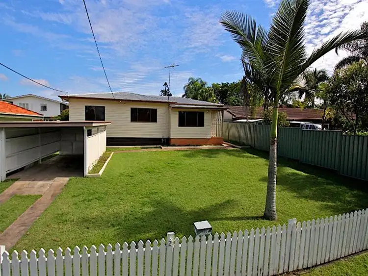 2 Leslie St, East Ipswich QLD