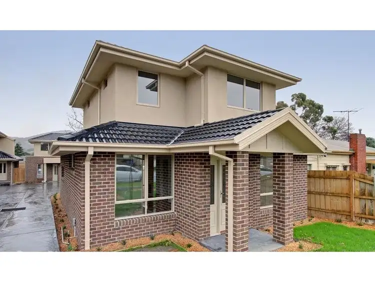 4/3 Pine Cres, Boronia VIC