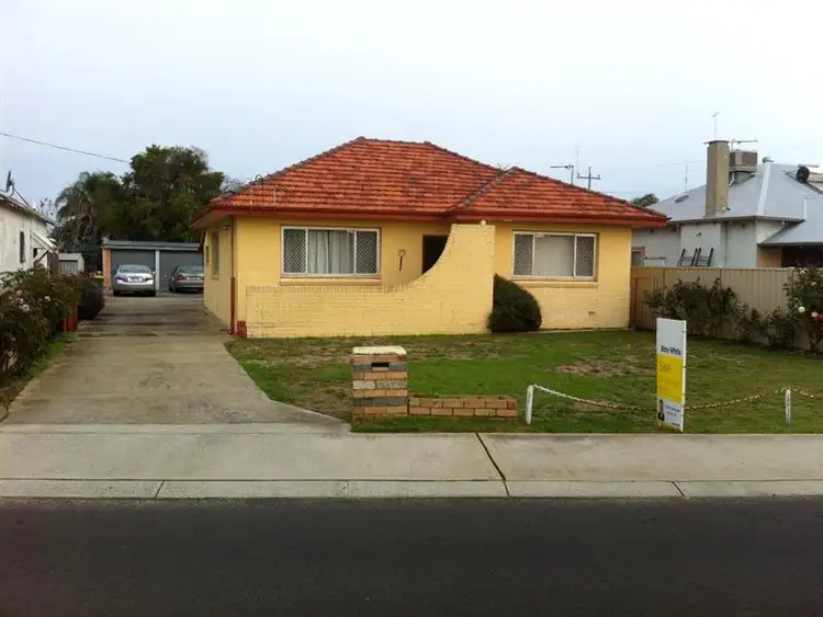 21 Strickland St, South Bunbury WA