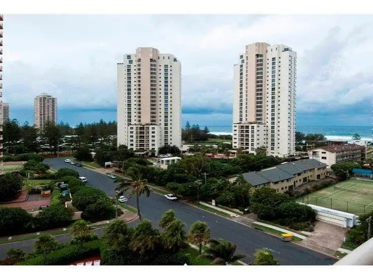 52 Pacific St, Main Beach QLD