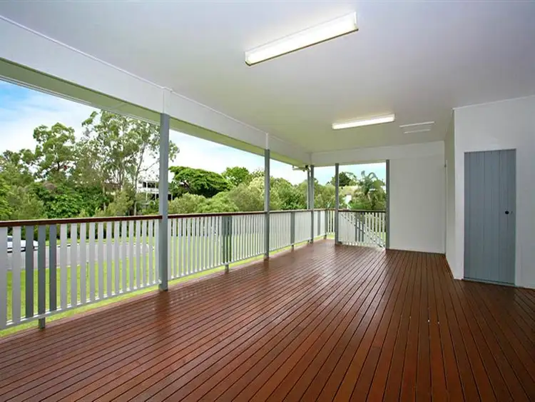 56 Barnes Ave, Coorparoo QLD