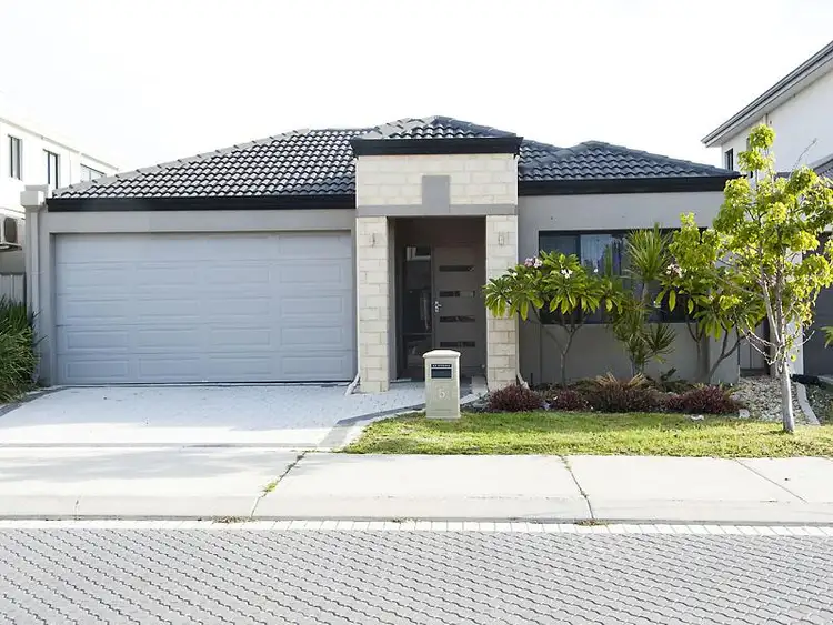 5 Macmillan Blvd, Canning Vale WA