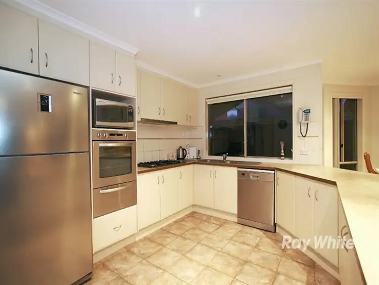 Sixth view of Homely house listing, 2 Kemsley Grn, Cranbourne East VIC