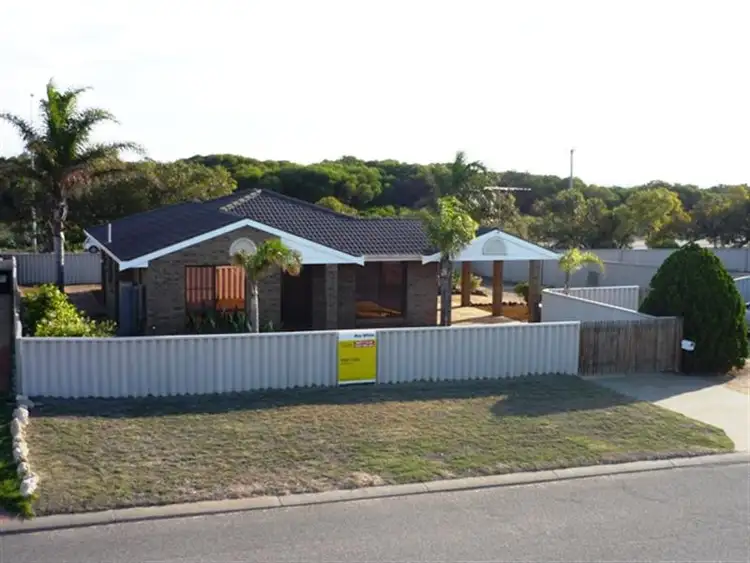 7 Oceanside Dr, Wandina WA