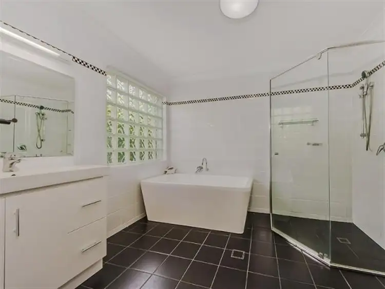 Seventh view of Homely house listing, 32 Clarence Dr, Helensvale QLD