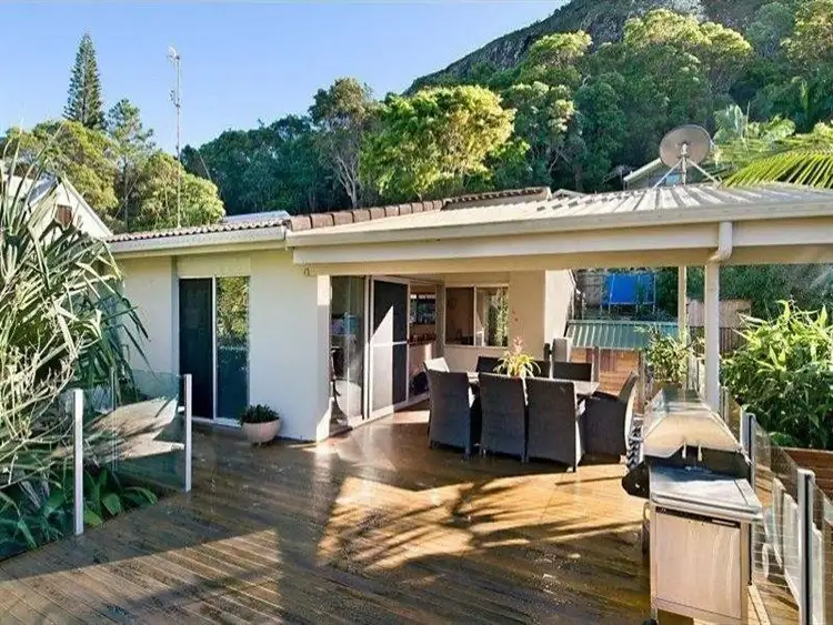 98 Suncoast Beach Dr, Mount Coolum QLD