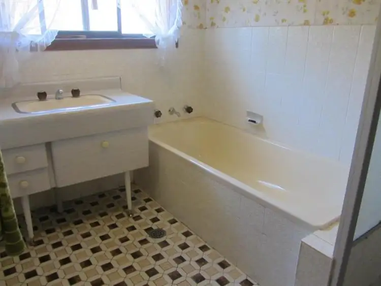 Fifth view of Homely house listing, 530 Margaret Pl, Lavington NSW