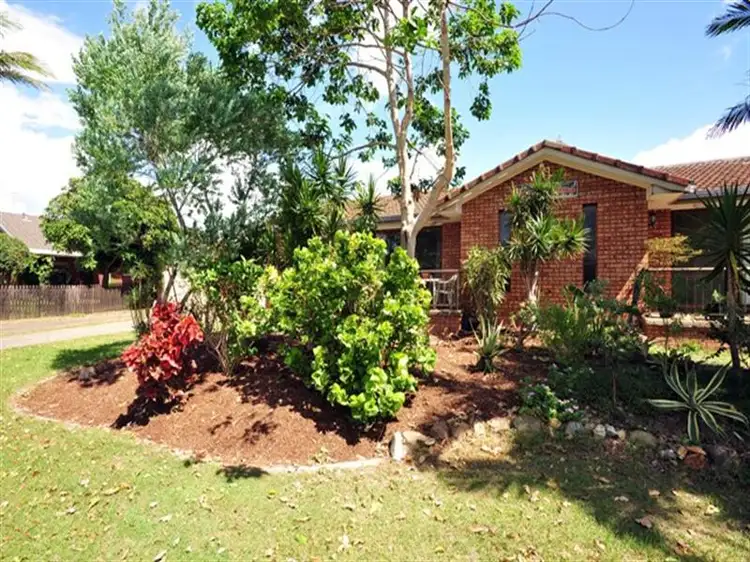Apartment 2 'Sun Villas' 127 Sunshine Blvd, Mermaid Waters QLD