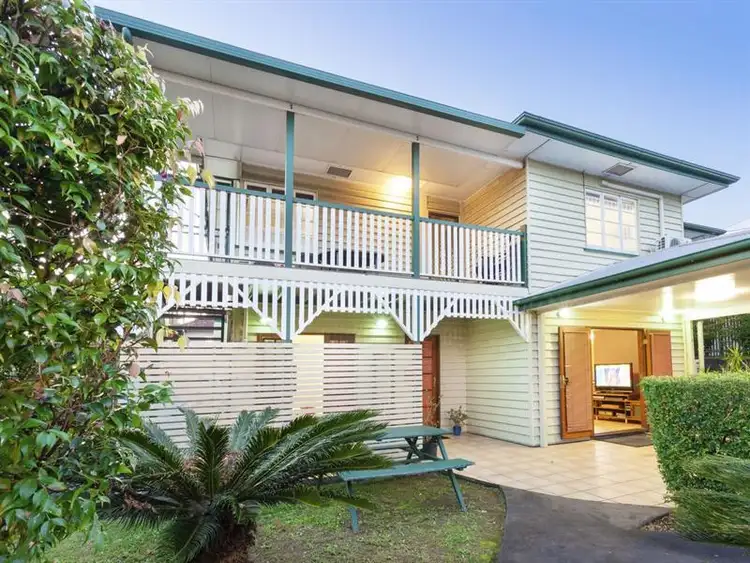 2 Murton Ave, Holland Park QLD