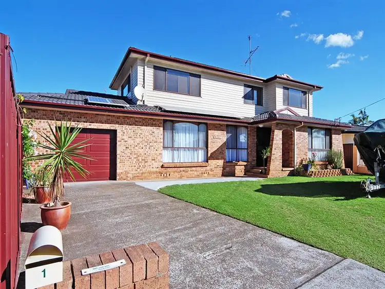 Main view of Homely house listing, 1 Gould Pl, Lake Illawarra NSW