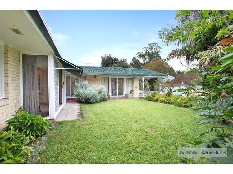 5 Lochiel St, Kenmore QLD