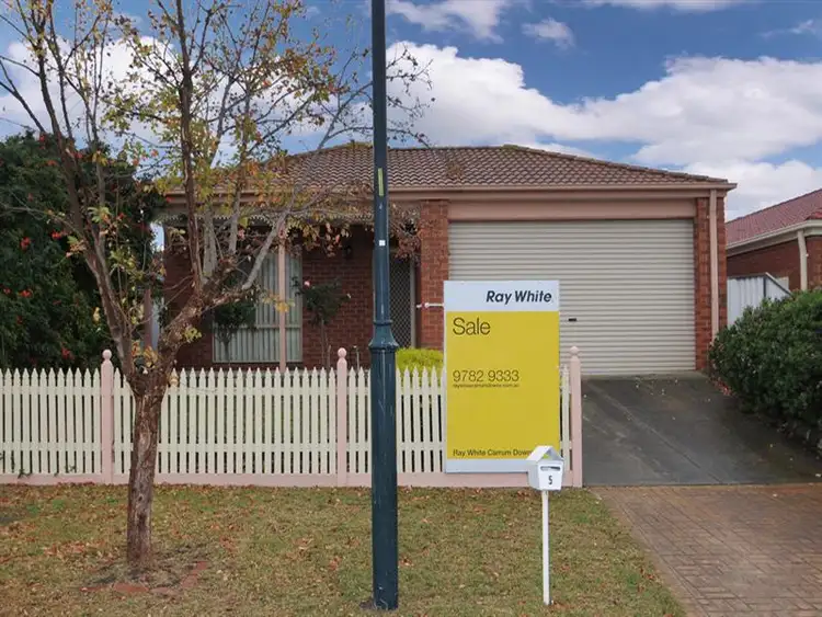 Sixth view of Homely house listing, 5 Poppy Pl, Carrum Downs VIC