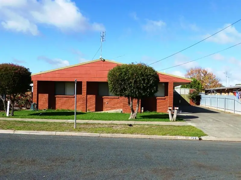 Main view of Homely house listing, 1/11 Regent St, Moama NSW