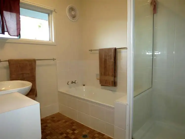 Seventh view of Homely house listing, 28 Colleen Ave, Emerald QLD