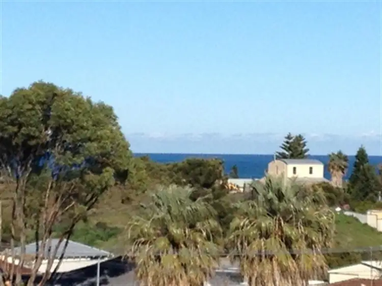 25 Carfax Pl, Two Rocks WA