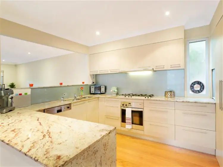 8 Hardwick Tce, Bardon QLD