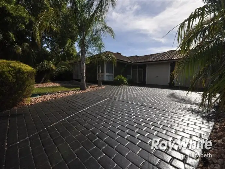 28 Holyoake Ct, Hillbank SA