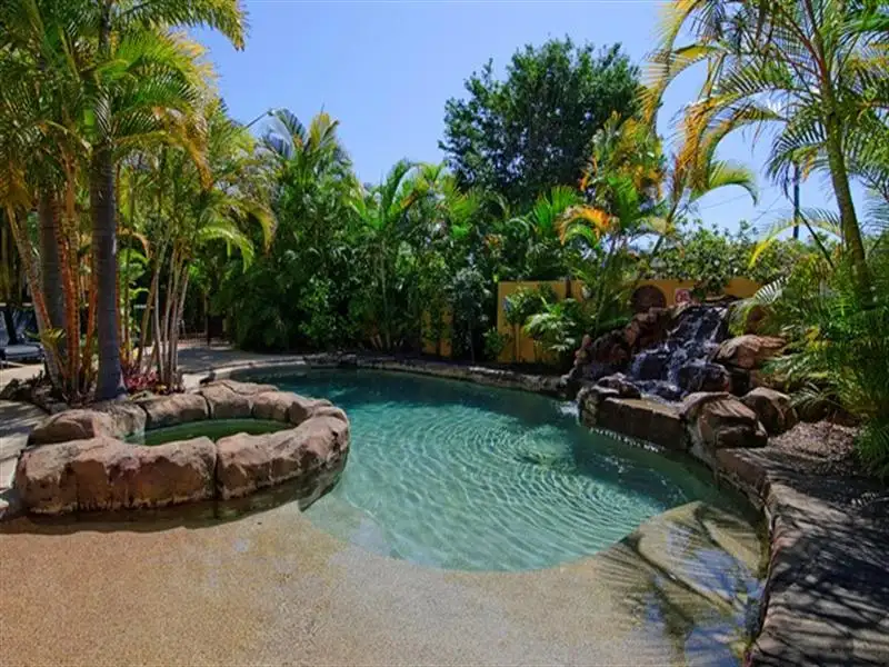 Main view of Homely unit listing, 27/10-12 Bath St, Labrador QLD