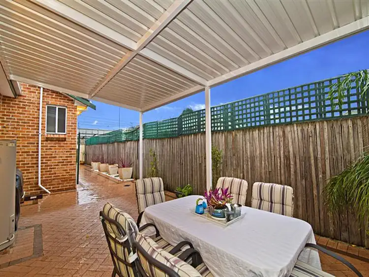 Sixth view of Homely villa listing, 2/11 Broe Ave, East Hills NSW