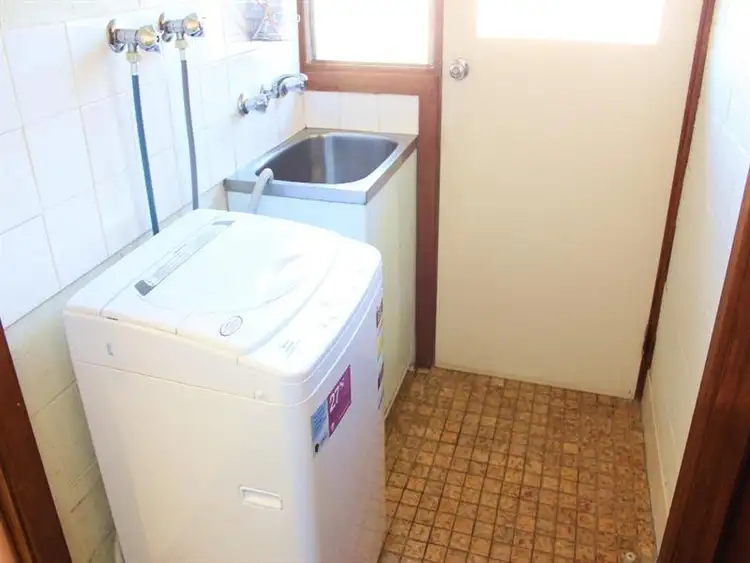 Sixth view of Homely unit listing, 2/622 Prune St, Lavington NSW