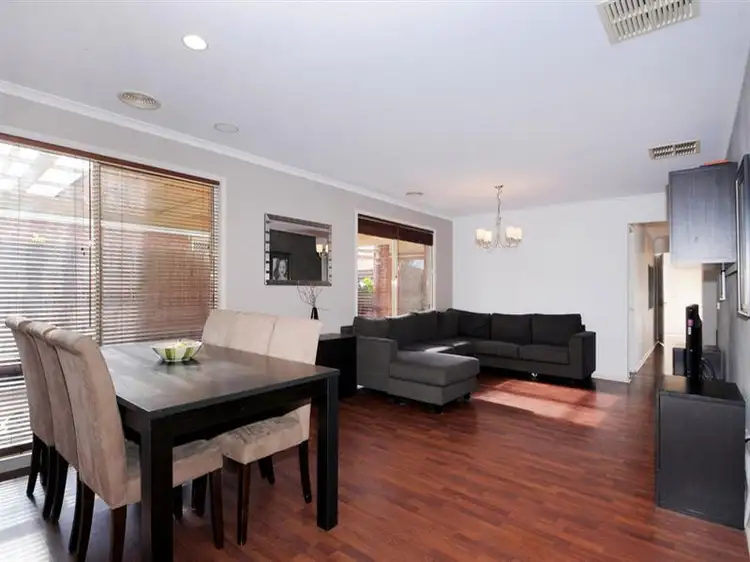 3 Wesley Cl, Skye VIC