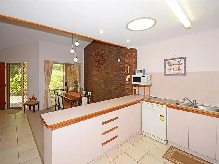 Sixth view of Homely townhouse listing, 6/123 Freshwater St, Torquay QLD