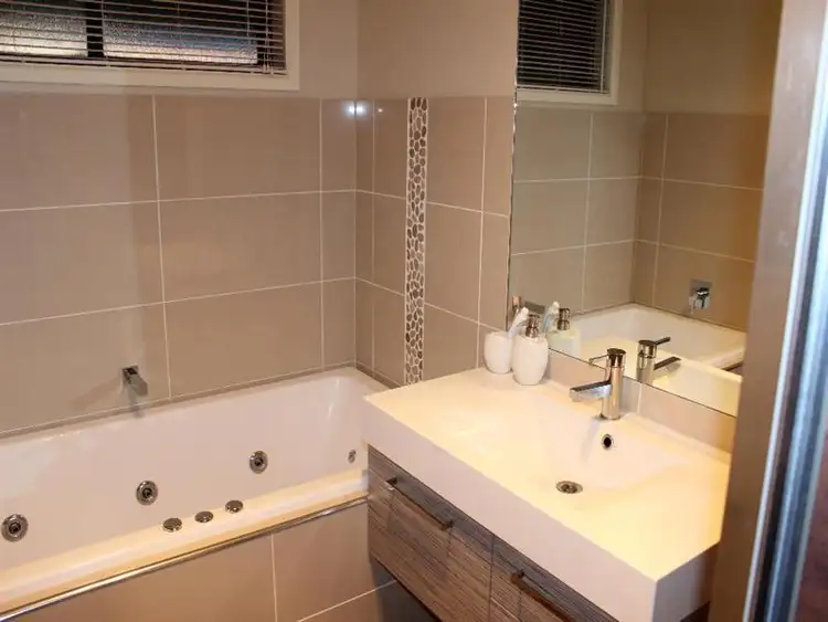 Fourth view of Homely house listing, 6 Fifield Cl, Culcairn NSW