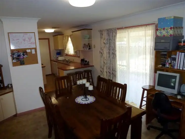Fifth view of Homely house listing, 10 Kestrel Cl, Dubbo NSW