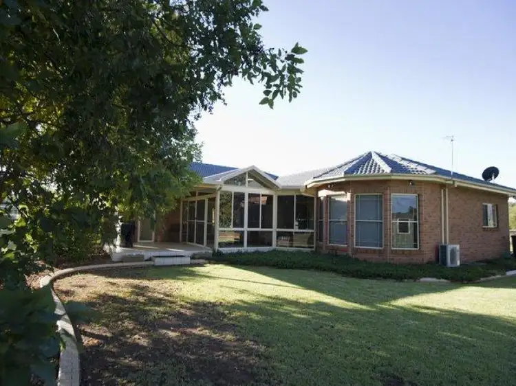 39 Gray St, Scone NSW