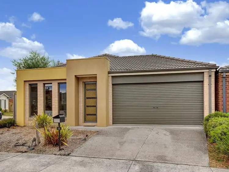 15 Sunnybrae Dr, Mernda VIC