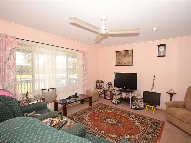 17 Tingira Tce, Scarness QLD