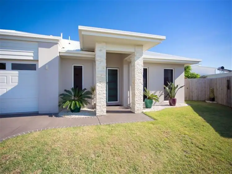 9 Whitehaven Pl, Banksia Beach QLD