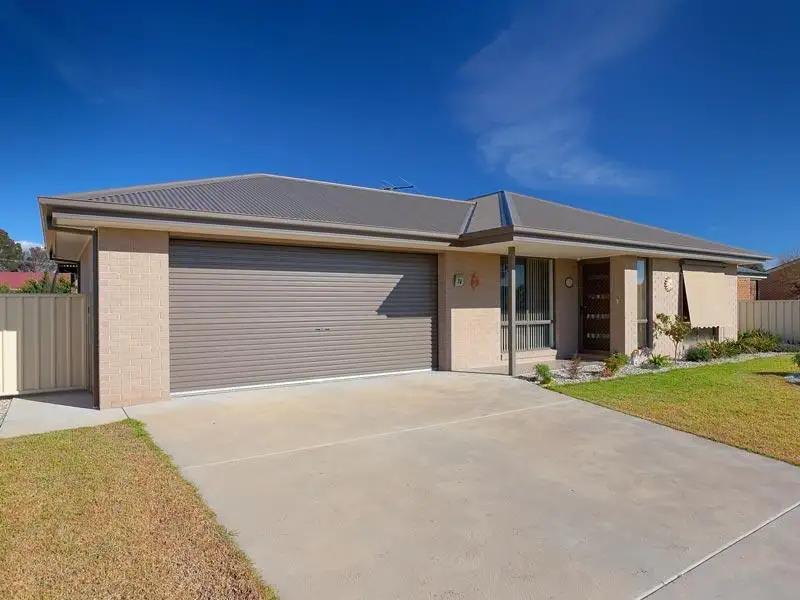 Main view of Homely house listing, 74 Jude St, Howlong NSW