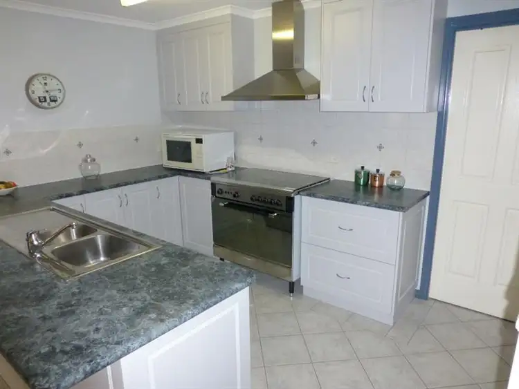 Third view of Homely house listing, 6 Genevieve Ave, Echuca VIC