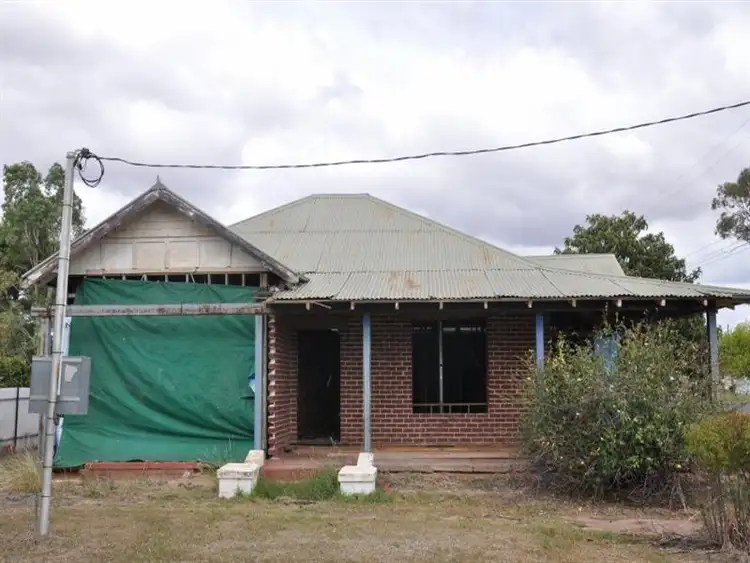 38 Oberon St, Eugowra NSW