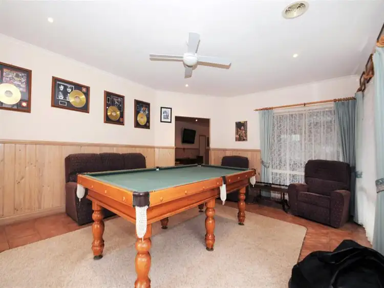 Fourth view of Homely house listing, 8 Windsor Grange Ct, Skye VIC