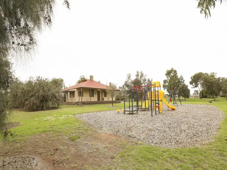 5 Nicholls Ct, Red Cliffs VIC