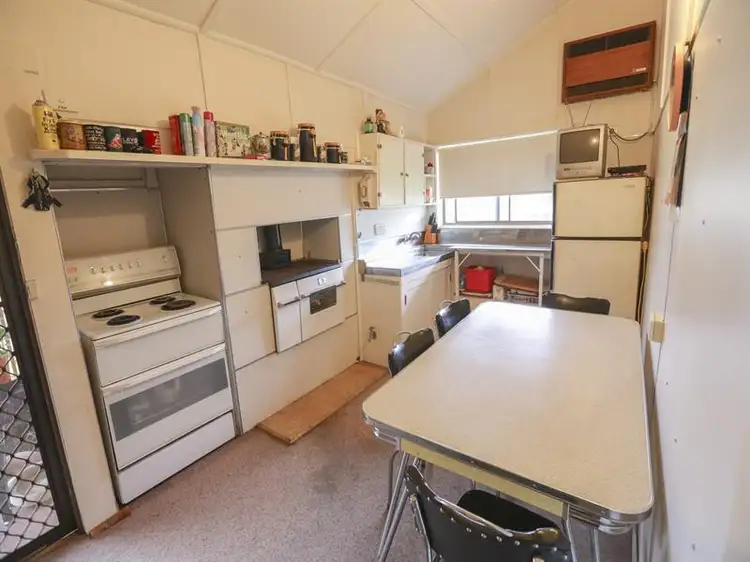 Second view of Homely house listing, 5 Nicholls Ct, Red Cliffs VIC